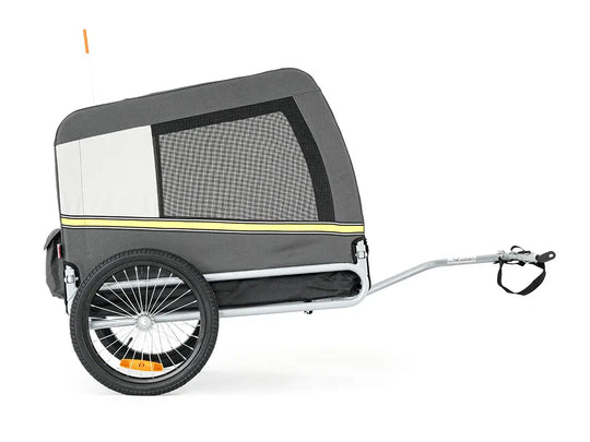 Pet dog inside bike trailer on Leoguar ebike